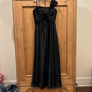 Strapless Formal Gown With Bow